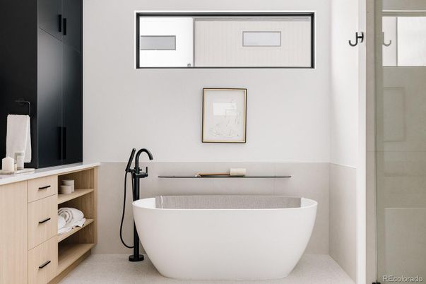 Bathroom, Free Standing Baths, Interior