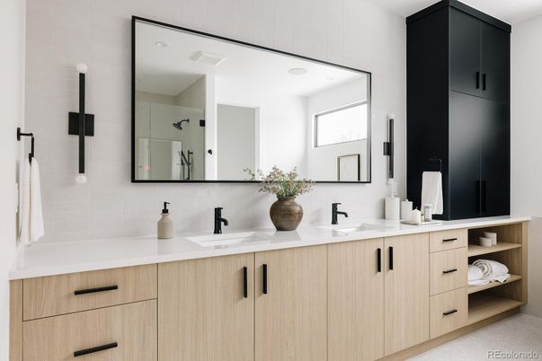 Bathroom, Dual Sink Vanities, Interior