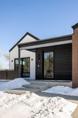 Exterior, Facade, Farmhouse