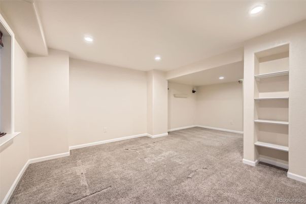 Empty room, Interior, Recessed Lighting