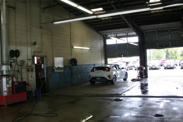 Garage, Interior