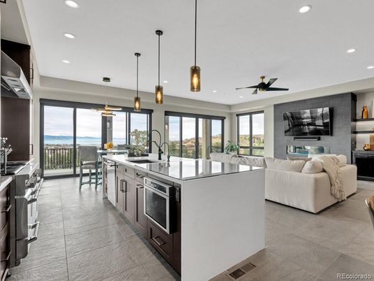 Interior, Kitchen, Living room, Pendant Lights, Recessed Lighting, Stainless Steel Appliances, Water