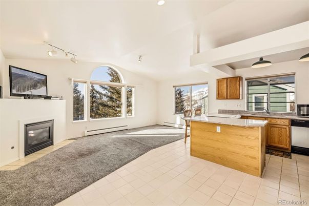 Fireplace, Interior, Kitchen, Recessed Lighting