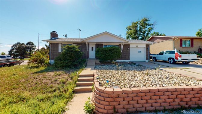 Attached, Exterior, Facade, Brick Facade, Ranch