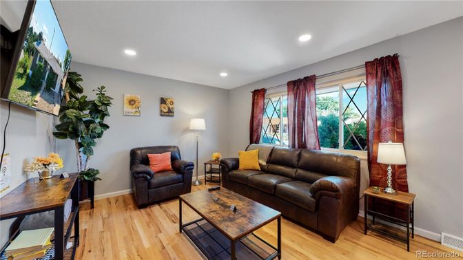 Interior, Living room, Recessed Lighting, Wood Texture Flooring