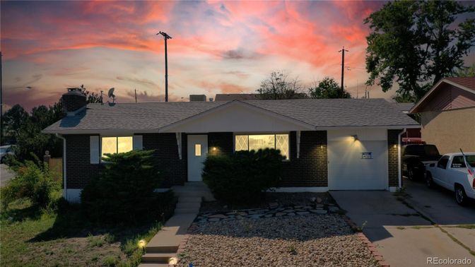 Attached, Exterior, Facade, Brick Facade, Ranch