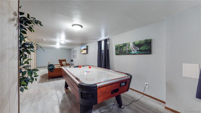 Billiard Table, Game Room, Interior, Wood Texture Flooring