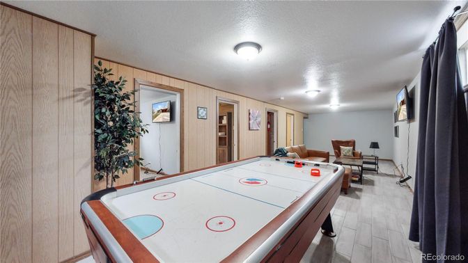 Game Room, Interior, Wood Texture Flooring