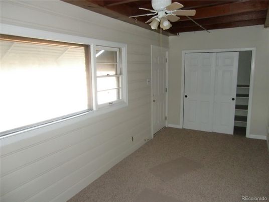 Empty room, Interior, Wooden Beams, Wooden Ceilings