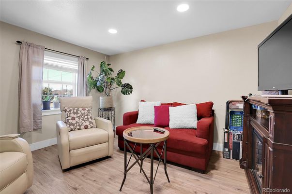 Interior, Living room, Recessed Lighting, Wood Texture Flooring
