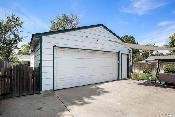 Detached Garage, Exterior