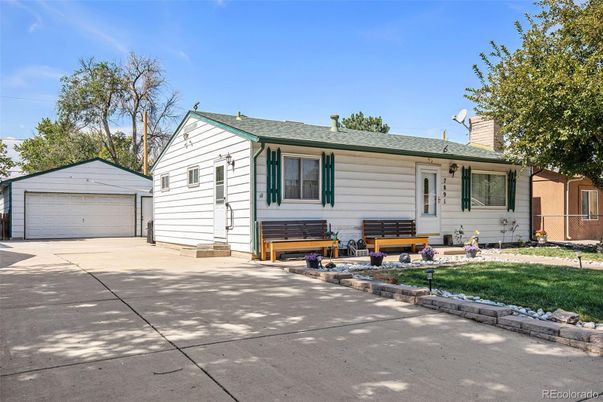 Detached Garage, Exterior