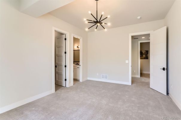 Empty room, Interior, Pendant Lights