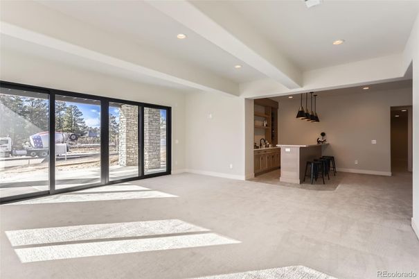 Empty room, Interior, Recessed Lighting