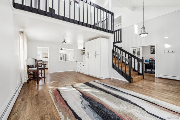Interior, Pendant Lights, Wood Texture Flooring
