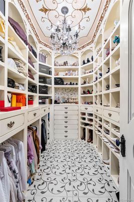 Chandelier, Interior, Walk-in Closets
