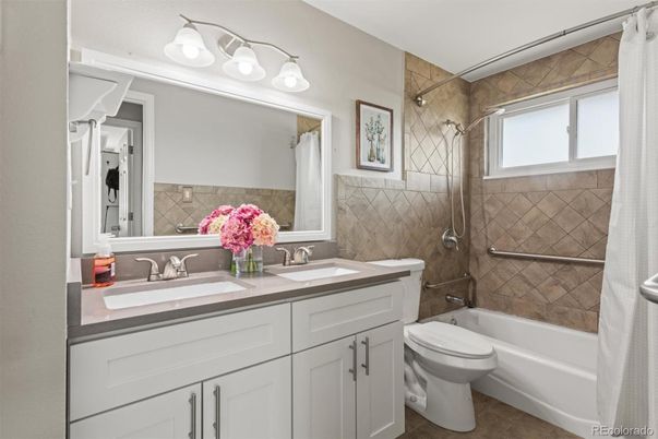 Bathroom, Dual Sink Vanities, Interior