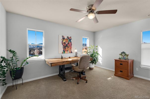 Home Office, Interior