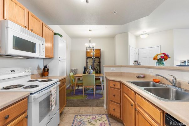 Chandelier, Dining room, Interior, Kitchen