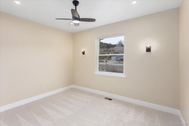 Empty room, Interior, Recessed Lighting