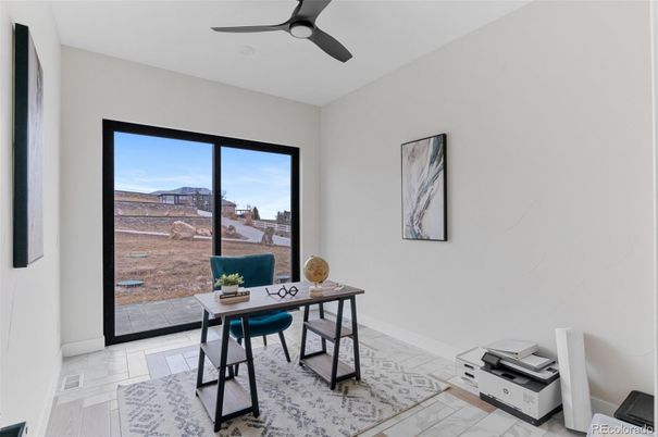 Home Office, Interior
