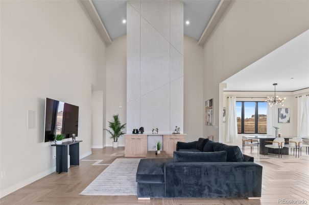 Dining room, Interior, Living room, Pendant Lights, Recessed Lighting, Wood Texture Flooring