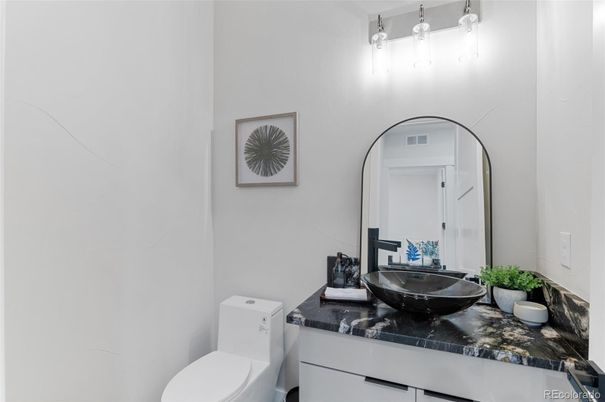 Bathroom, Interior, Tile Countertops