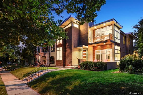 Backyard, Exterior, Facade, Modern