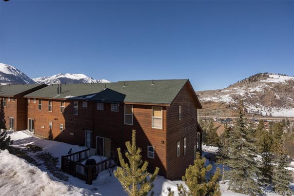 Exterior, Facade, Log Home
