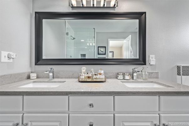Bathroom, Dual Sink Vanities, Interior