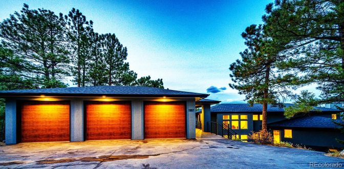 Attached, Detached Garage, Exterior, Facade, Modern