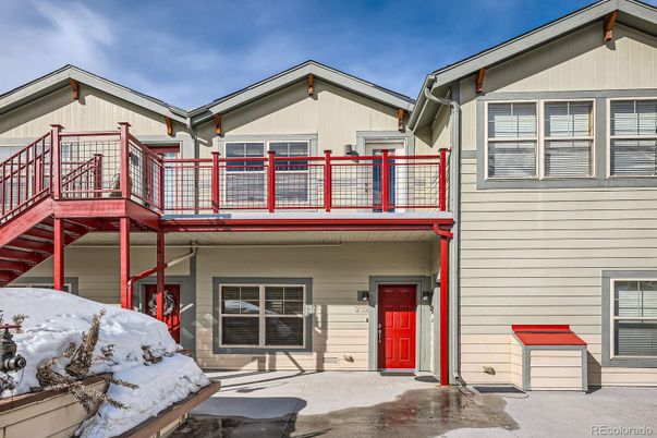 Exterior, Facade, Rowhouse