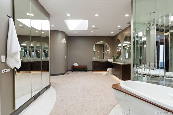 Bathroom, Interior, Recessed Lighting