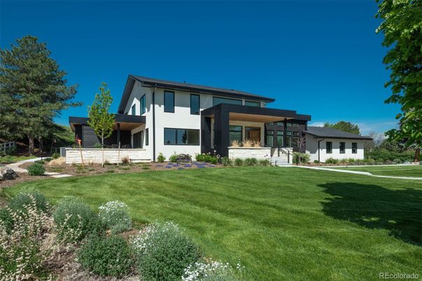 Backyard, Exterior, Facade, Modern
