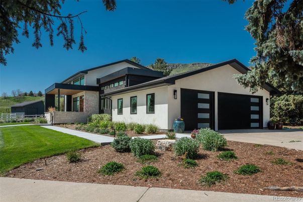 Attached, Exterior, Facade, Modern