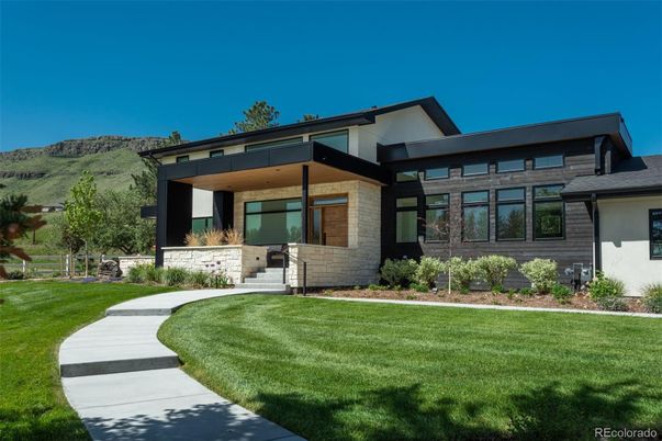 Backyard, Exterior, Facade, Modern
