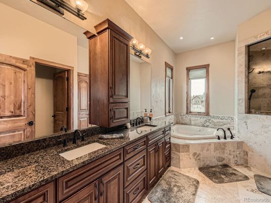 Bathroom, Dual Sink Vanities, Interior, Recessed Lighting