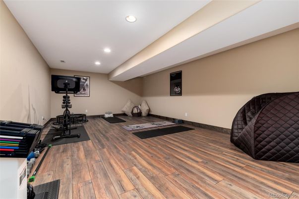 Fitness Equipment, Interior, Recessed Lighting, Wood Texture Flooring