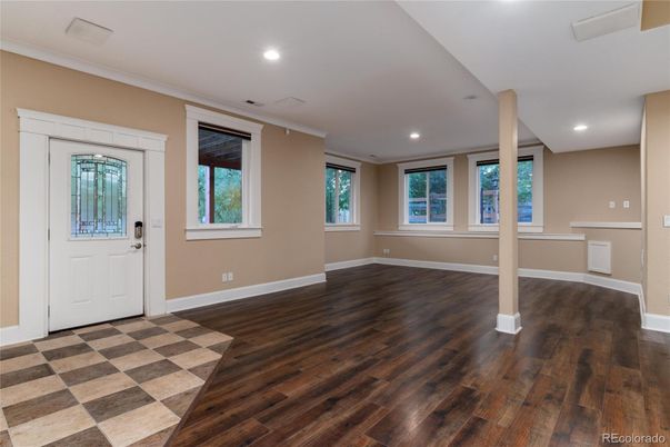 Empty room, Interior, Recessed Lighting, Wood Texture Flooring