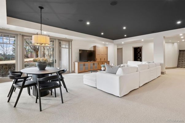 Dining room, Interior, Living room, Pendant Lights, Recessed Lighting