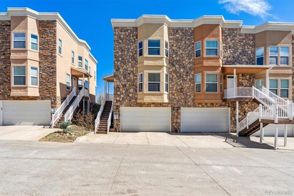 Attached, Exterior, Facade, Rowhouse