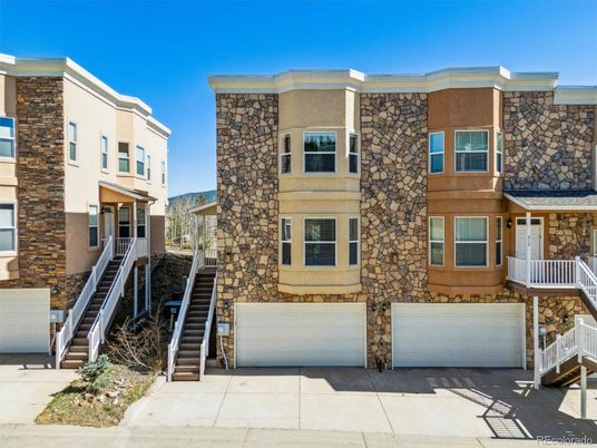Attached, Exterior, Facade, Rowhouse