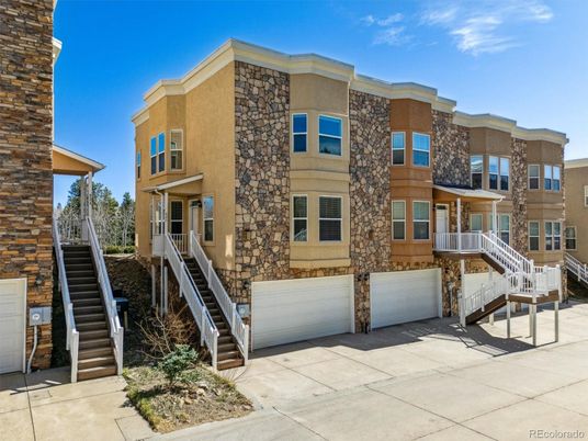 Attached, Exterior, Facade, Rowhouse