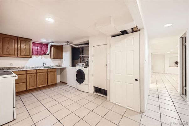 Interior, Recessed Lighting, Utility Closets, Washer
