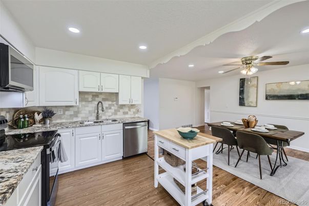 Dining room, Interior, Kitchen, Recessed Lighting, Wood Texture Flooring