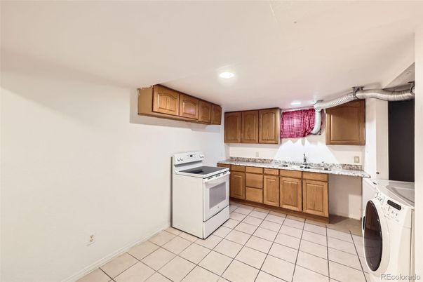 Interior, Kitchen, Recessed Lighting, Washer