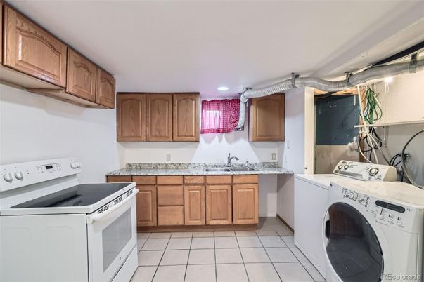 Interior, Kitchen, Recessed Lighting, Washer