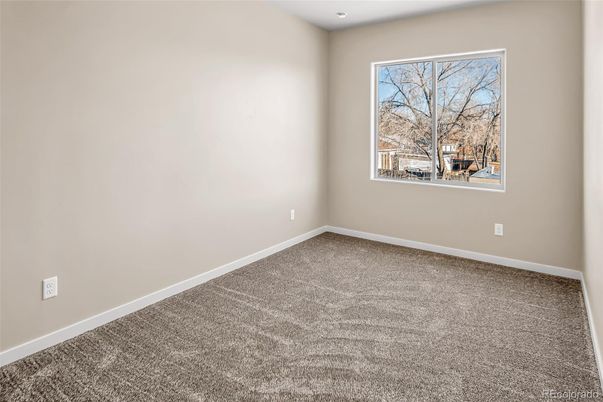 Empty room, Interior