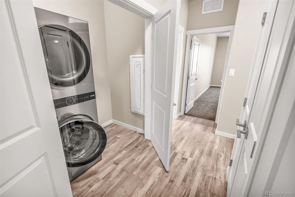 Interior, Utility Closets, Washer, Wood Texture Flooring