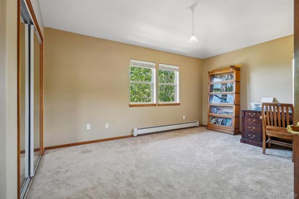 Empty room, Interior, Pendant Lights